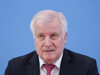 Nemecký minister vnútra Seehofer chce obnoviť deportácie do Sýrie