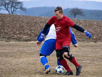 Drsný fotbal na Šumavě, na Klatovsku chodí hráči do sprch přes bar