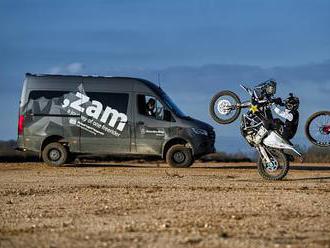 Podmol má nové auto na Dakar. Dříve ho používal i legendární biker