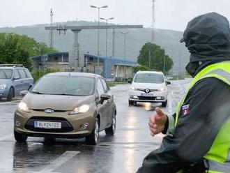 Na tlačovke tak, vo vyhláške inak: Pendleri nepotrebujú antigénový test