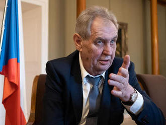 Český prezident Zeman: Trump by to mal vzdať, je trápny