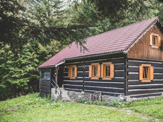 Celá chata Starý Mlyn so saunou pre max. 12 ľudí len 3 km od Chodníka korunami stromov.