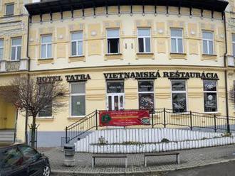 Secesný historický Hotel TATRA v centre Malaciek - komfortné ubytovanie a medzinárodná kuchyňa.