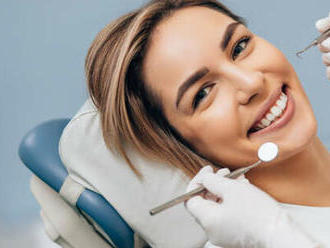 Dentálna hygiena alebo nová zirkonová korunka v Dental Group.