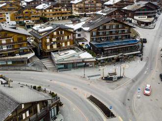 Švajčiarsko: Z lyžiarskeho strediska zmizli stovky Britov, mali byť v karanténe