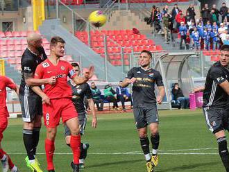 Plzeň i Sparta odmítly. Fotbalovou 