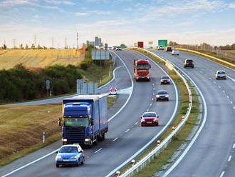 V Maďarsku havaroval autobus, 15 ľudí sa zranilo