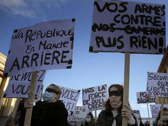 Na proteste proti bezpečnostnému zákonu zadržali v Paríži vyše 140 ľudí