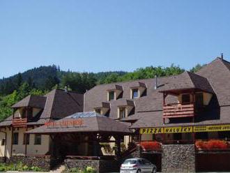 Hotel Altenberg sa nachádza pri lese na okraji Národného parku Nízke Tatry. Ponúka vám parný kúpeľ, 