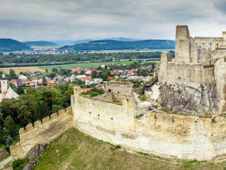 Vstup na legendami opradený hrad Beckov, kde zažijete stredovek na vlastnej koži