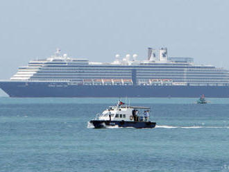 Z lode Westerdam odišla už polovica cestujúcich