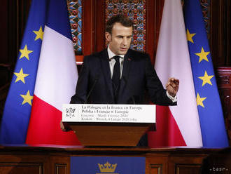 Macron chce zastaviť izolovanie moslimov od zvyšku spoločnosti