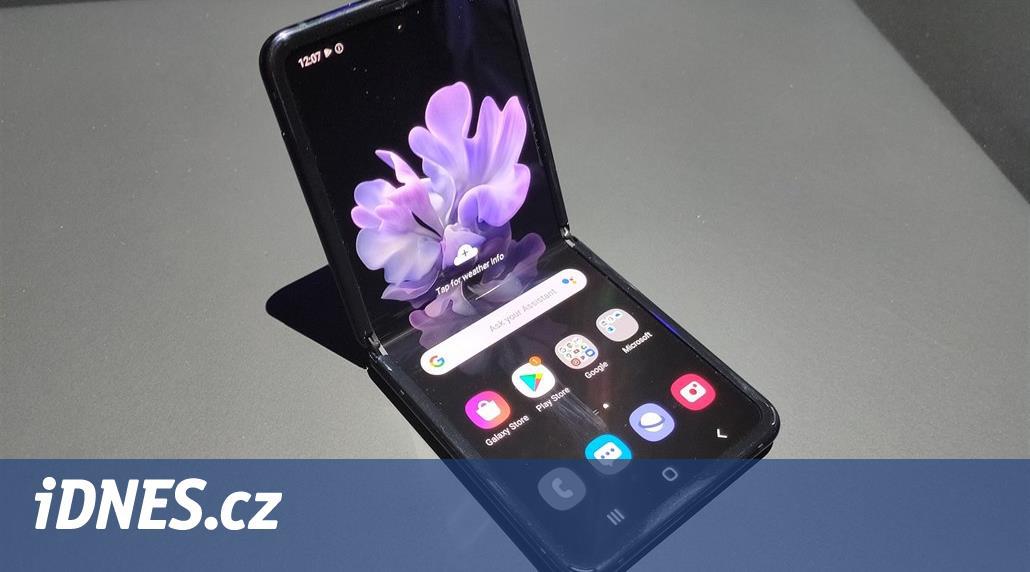 Vyzkoušeli jsme krásný Samsung Galaxy Z Flip, který má ohebné sklo