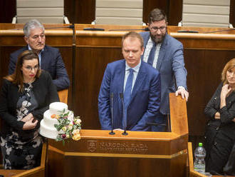 Otvorí sa rokovanie mimoriadnej schôdze parlamentu na tretí pokus?