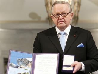 Pozitívny test na nový koronavírus má aj fínsky exprezident Ahtisaari