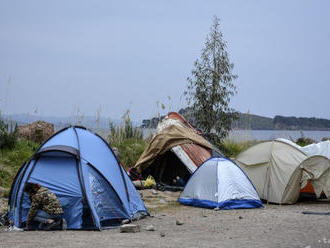 Turecko pre obavy z koronavírusu evakuovalo z hraníc tisícky migrantov