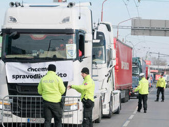 Únia autodopravcov Slovenska nie je spokojná. Vláda nesplnila sľub, tvrdia