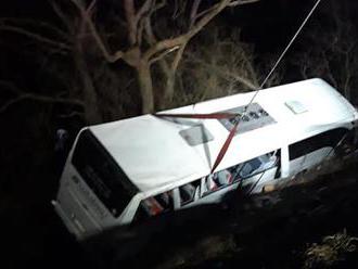 V Ružomberku sa v noci zrazil autobus s dodávkou, dvaja mŕtvi