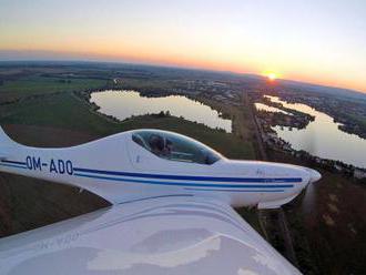 Zážitkový let športovým lietadlom - staňte sa pilotom v zácviku a vyberte si trasu na lietanie.