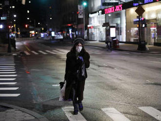 Denný počet obetí stúpol v New Yorku, ale nákaza sa spomaľuje