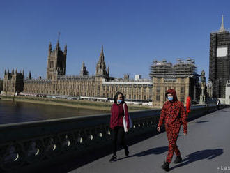 Britský parlament absolvoval prvé hybridné zasadnutie