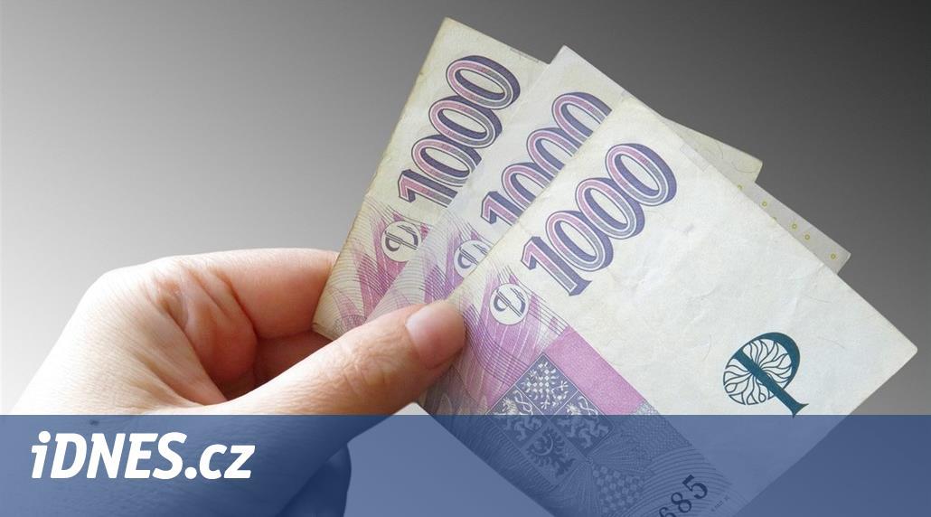 Žebříček nejlepších spořicích účtů se totálně proměnil, sazby padají