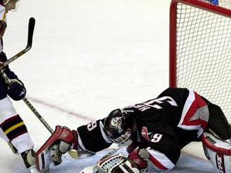 Nejlepší výkon v historii NHL? Před 26 lety zničil Hašek Devils 70 zákroky