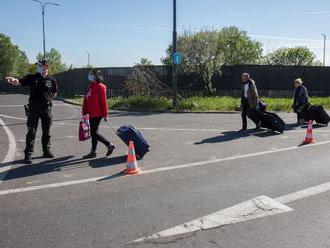 Pendlerom uvoľnia podmienky, nebudú musieť ukazovať test