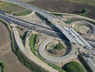 Manažér D4R7 Construction bol predvedený na policajný výsluch