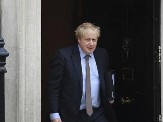 Johnson: Karanténne opatrenia budú v Británii najmenej do 1. júna