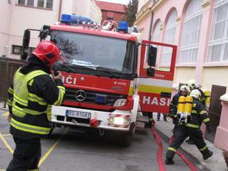 Hasiči zasahovali od pondelka v súvislosti so silným vetrom 60-krát