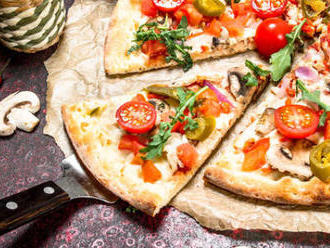 Dve pizze podľa tradičnej talianskej receptúry z pizzérie Sole Mio – take away.