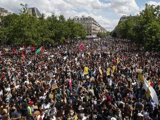 V Paríži sa protestovalo proti policajnému a rasovému násiliu