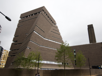 Tínedžer, ktorý zhodil dieťa z balkóna Tate Modern, dostal 15 rokov