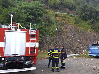 Autobus zrazil v Česku ľudí na zastávke, jedno dieťa neprežilo