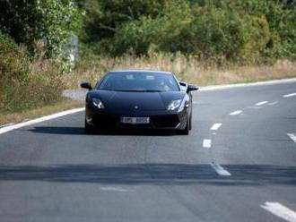 Jazda na Lamborghini Gallardo nenechá chladným žiadneho milovníka rýchlych superšportiakov.