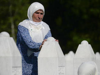 Na 25. výročie masakry v Srebrenici pochovali ďalších deväť obetí