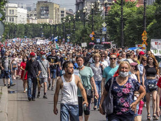 Tisíce ľudí v Minsku podporili prezidentskú kandidátku Cichanovskú