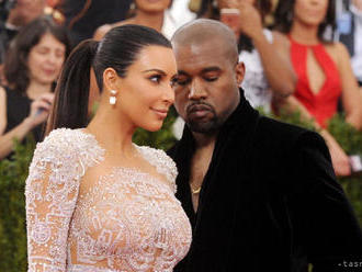 Kim Kardashianová žiada od ľudí súcit s Kanye Westom