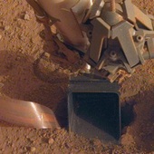 Krtčí sonda HP3 u NASA Insight bojuje s tvrdou vrstvou regolitu, co bude dál?