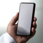 Gorilla Glass Victus: sklo odolnější vůči prasknutí po pádu i poškrábání