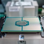 Intel Xeon Ice Lake-SP se ukázaly v testu proti 64jádrovému EPYC 7742