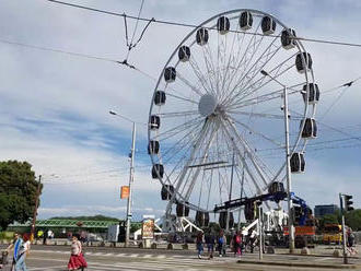 Bratislava má pri Dunaji ruské kolo. Pre jedných atrakcia, pre iných paškvil