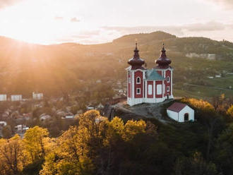 Prešli ňou tisíce detí, dnes by si tam nezvládol ani deň: Opustená škola v Banskej Štiavnici desí už