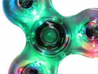 Štýlový LED Fidget Spinner svietiaci v tme, antistresová hračka, doprava zdarma.