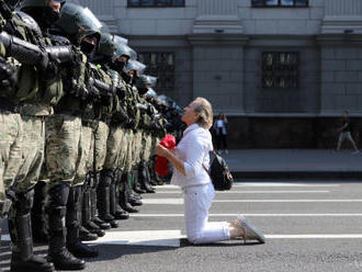 V Minsku opäť protestujú proti Lukašenkovi tisíce ľudí