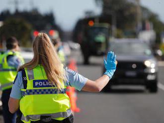 V Aucklande sa skončil tzv. lockdown, zaviedli povinné rúška