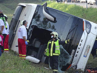 V Maďarsku sa prevrátil autobus s Poliakmi, je tam aj jedna obeť