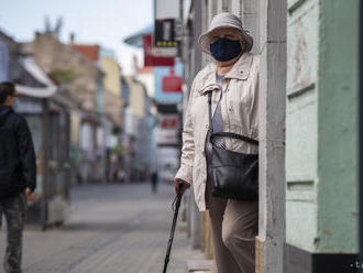 Budapešť sprísňuje opatrenia, v MHD budú pokuty za nenosenie rúška