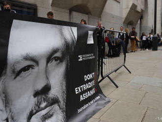 Psychiater varoval, že Assange by sa mohol pokúsiť o samovraždu